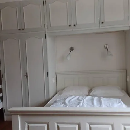 Maison De 4 Chambres A Sur A 50 M De La Avec Terrasse Amenagee Holiday home *