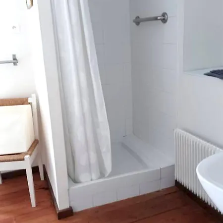 Holiday home Maison De 4 Chambres A Sur A 50 M De La Avec Terrasse Amenagee *