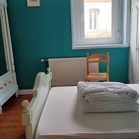 Maison De 4 Chambres A Sur A 50 M De La Avec Terrasse Amenagee Holiday home