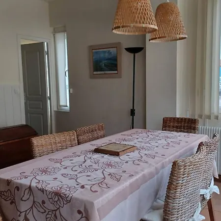 Maison De 4 Chambres A Sur A 50 M De La Avec Terrasse Amenagee Holiday home Cayeux-sur-Mer